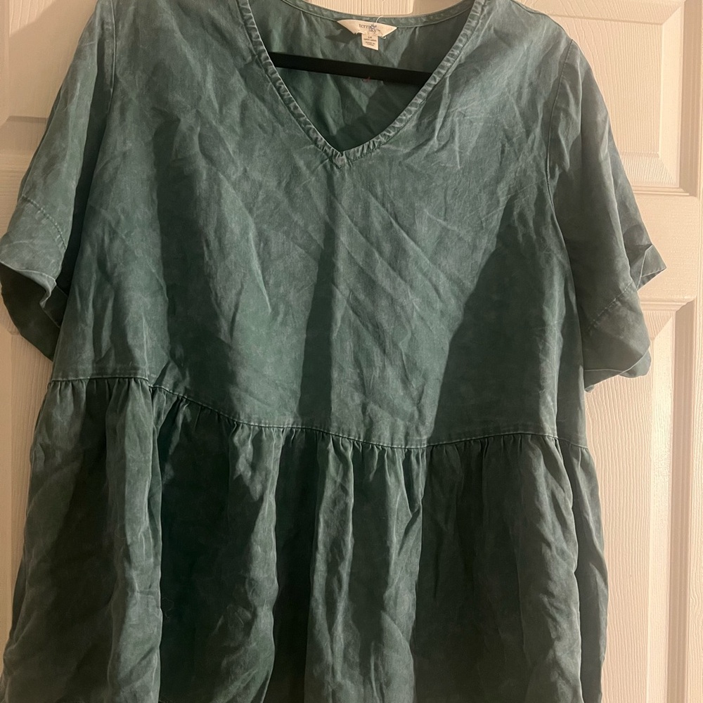 Women's Green Acid Wash V-Neck Top
